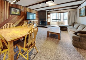 Condo ∙ 2 bedrooms ∙ 6 guests