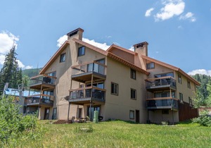 Condo ∙ 2 bedrooms ∙ 6 guests