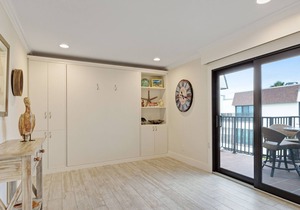 Condo with great seaside location near beaches and shared pool