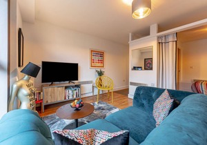 Contemporary 1 Bedroom Apartment - Mailbox