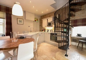 COQUET COTTAGE (WARKWORTH), pet friendly, with open fire in Warkworth