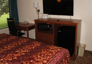 Coratel Inn & Suites By Jasper Waite Park - 1 Queen Bed Accessible Non-Smoking