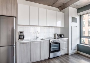 Corner Kendall Sq 1BR w/Office Nook, Gym near MIT by Blueground