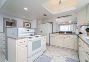 Corner Unit Top Floor | Bay Views, Pool & Walk to Beach Access