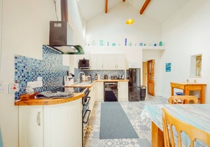 Cosy Dog Friendly 18th Century Barn, Hot Tub