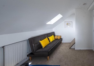 Cosy Top Floor Apartment, Fast Wifi, Filton Ave