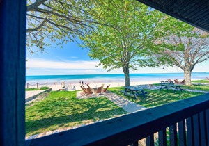 Cottage 3: Beachfront Cottage Escape