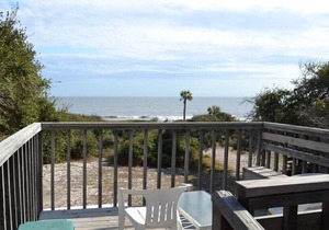 COTTAGE BY THE SEA-Unit A 3 bedrooms, 2 bathrooms