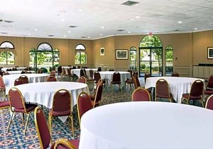 Cottonwood Suites Savannah Hotel & Conference Center