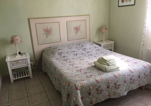 Country cottage with swimming pool, for 8 people, fully equipped