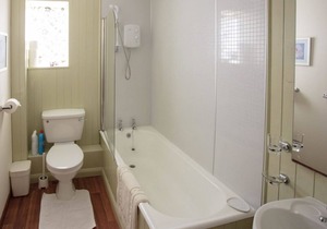 Couples and their four-legged friends will enjoy this lovely single-storey property which is ideally