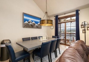 Cozens Pointe B-301 condo