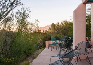Cozy 1 Bed/1 Bath, at Starr Pass. Renters cannot use pools/gyms after 1/31/25.