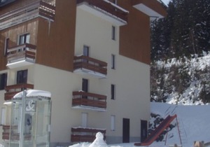 Cozy 2-room cabin apartment with balcony, near slopes, Le Pleynet