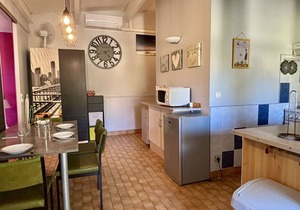 Cozy 2BR Apartment with Pool, Tennis, and Parking - 500m to Beach, Pet Friendly!