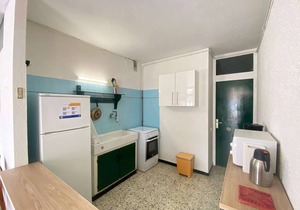 Cozy 3-Room House, 6 Sleeps, Near Beach & Shops, 2 Terraces, Pet Friendly