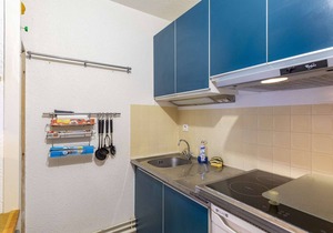 Cozy 6-Person Apartment with Mountain View, Balcony, and Ski Storage in La Mongie