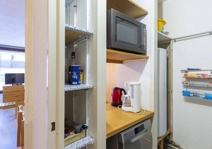Cozy 6-Person Apartment with Mountain View, Balcony, and Ski Storage in La Mongie