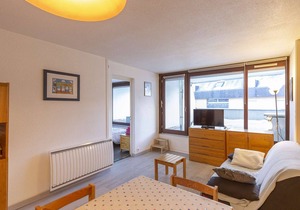 Cozy 6-Person Apartment with Mountain View, Balcony, and Ski Storage in La Mongie