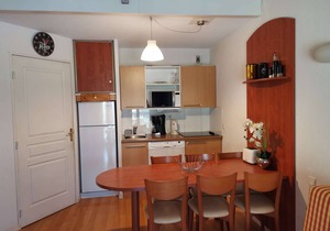Cozy 7-Person Duplex: Pool, Fitness Center, Near Slopes & Lifts