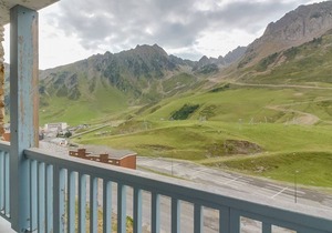 Cozy 7-Person Duplex: Pool, Fitness Center, Near Slopes & Lifts