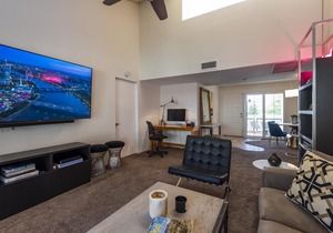 Cozy and Hip Condo in Awesome Palm Springs Neighborhood