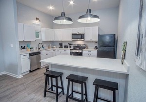 Cozy and Lovely 2BR 2BA Apt#A Near Lively Downtown