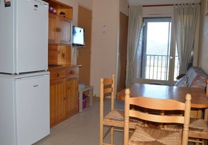 Cozy apartment for 4 with balcony and equipped kitchen