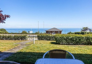 Cozy apartment in Allinge with WiFi