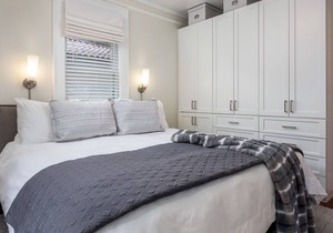 COZY BUNGALOW IN OLD NORTHEAST/DOWNTOWN