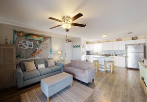 Cozy coastal condo with pool & sound view - close to restaurants & beach