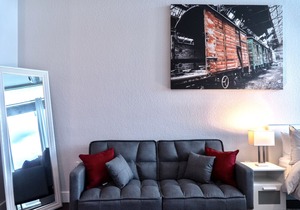 Cozy Condo In The Heart Of Downtown.