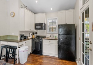 Cozy Cottage at Lake George Campsites!