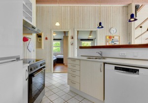 Cozy home in Augustenborg with sauna