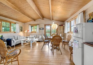 Cozy home in Bogø By with WiFi