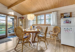 Cozy home in Bogø By with WiFi