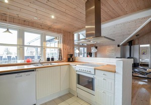 Cozy home in Ebeltoft with sauna