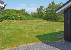 Cozy home in Ebeltoft with sauna