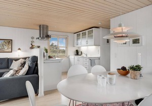 Cozy home in Frøstrup with WiFi