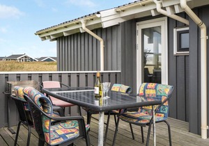 Cozy home in Harboøre with sauna