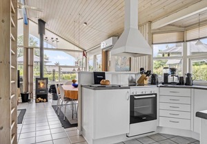 Cozy home in Hejls with kitchen