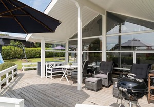 Cozy home in Hejls with kitchen