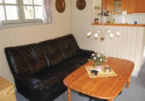 Cozy home in Hemmet with kitchen