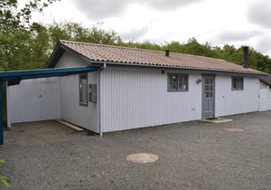 Cozy home in Hemmet with kitchen