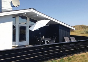Cozy home in Hvide Sande with WiFi