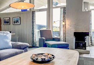 Cozy home in Hvide Sande with WiFi