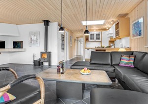 Cozy home in Hvide Sande with sauna