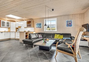 Cozy home in Hvide Sande with sauna