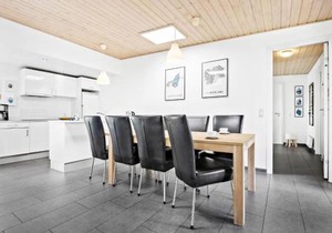 Cozy Home In Løgstør With Sauna