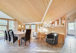 Cozy home in Oksbøl with sauna
